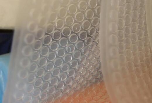 昆山气泡膜塑料薄膜的抗静电技术_昆山气泡膜